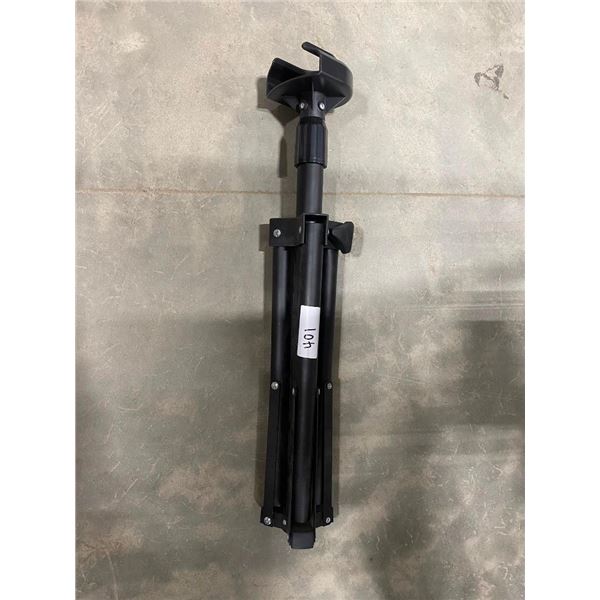 TRIPOD OF SOME SORT - UNSURE WHAT IT IS SUPPOSED TO HOLD
