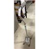 Image 1 : 4 LEG CANE