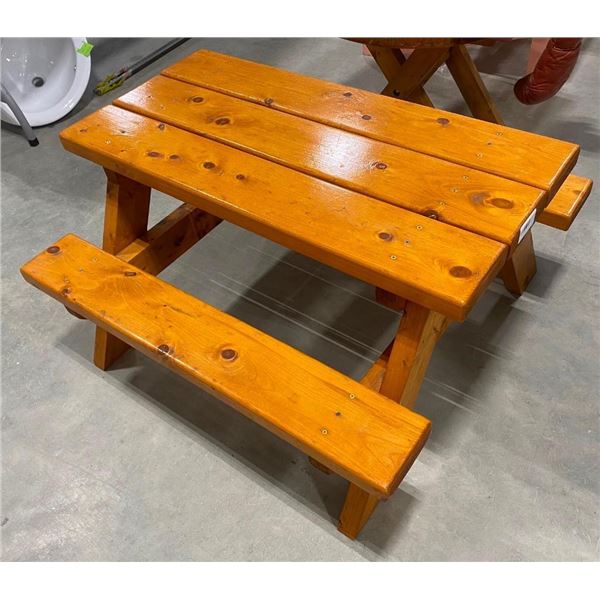NICE KIDS SIZE WOODEN PICNIC TABLE - 36X17IN TOP