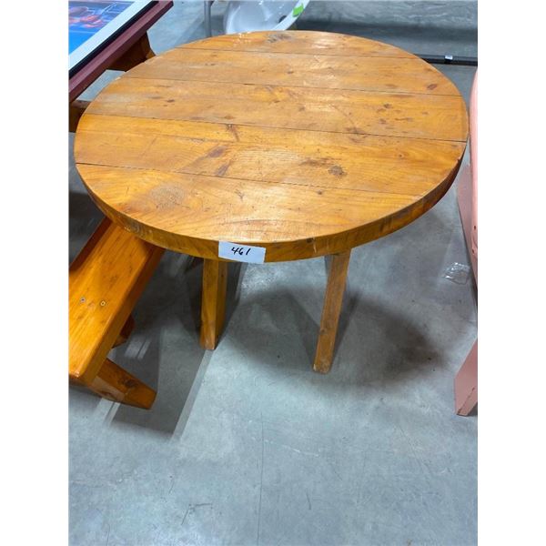 26IN ROUND TOP WOODEN END TABLE