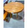 Image 1 : 26IN ROUND TOP WOODEN END TABLE