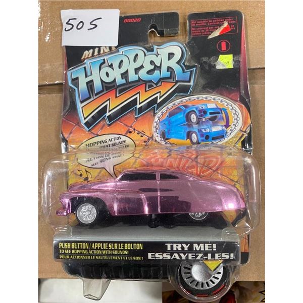 COLLECTABLE CAR IN PACKAGE