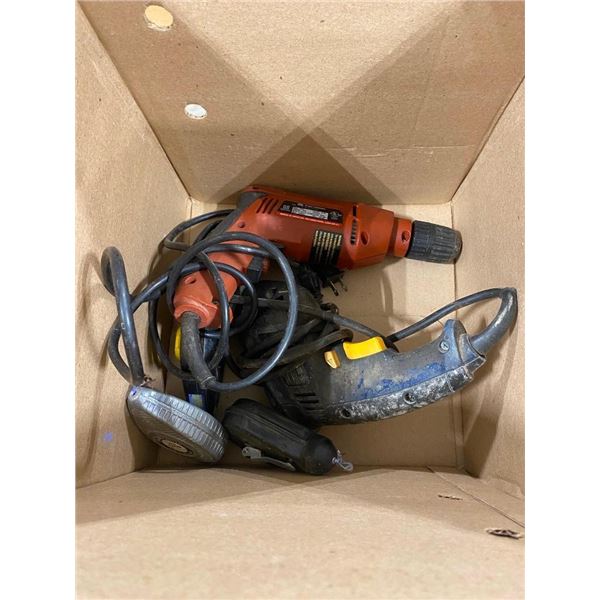TWO ELECTRIC DRILLS AND 3 CHALK-LINES