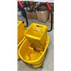 Image 1 : MOP BUCKET WITH WRINGER