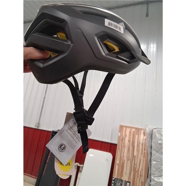 FREETOWN ADJUSTABLE BICYCLE HELMET