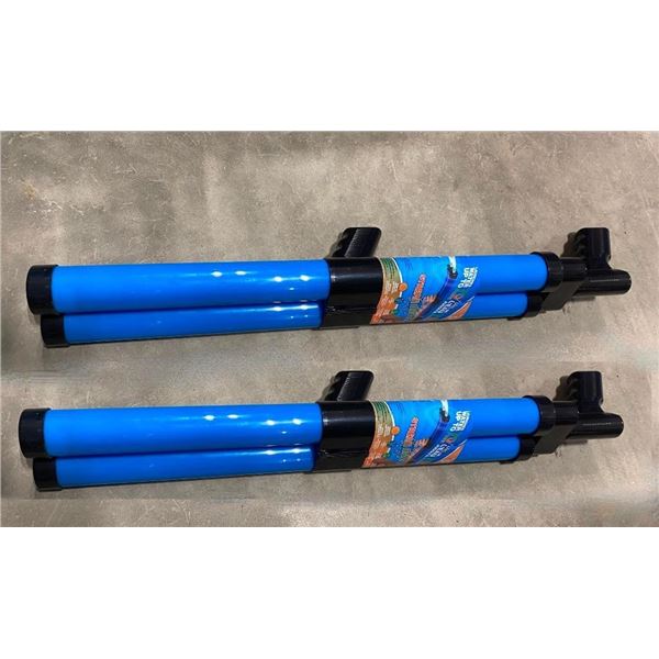 2 SUPER-SOAKER WATER GUNS