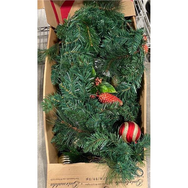 9 FT OF DECORATED CHRISTMAS GARLAND