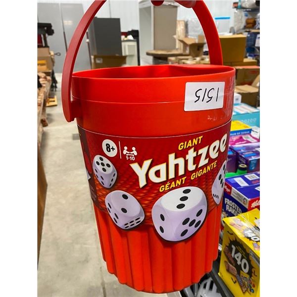 GIANT OUTDOOR YAHTZEE GAME