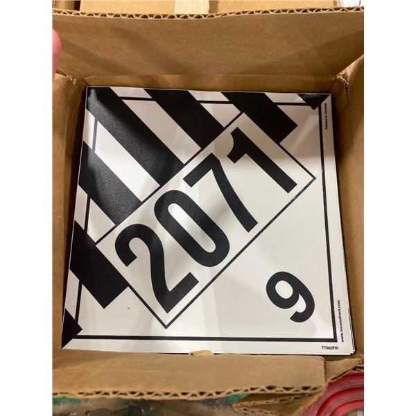 APPROX. 100 OF 2071 WARNING SIGNS FOR TRANSPORTATION