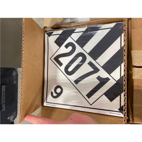 APPROX. 100 OF 2071 WARNING SIGNS FOR TRANSPORTATION