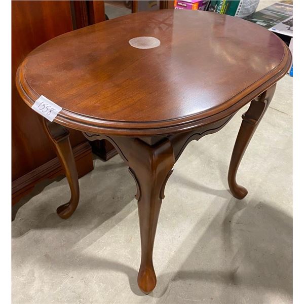 27X20IN WOODEN END STAND - HAS CUP STAIN