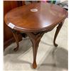 Image 1 : 27X20IN WOODEN END STAND - HAS CUP STAIN