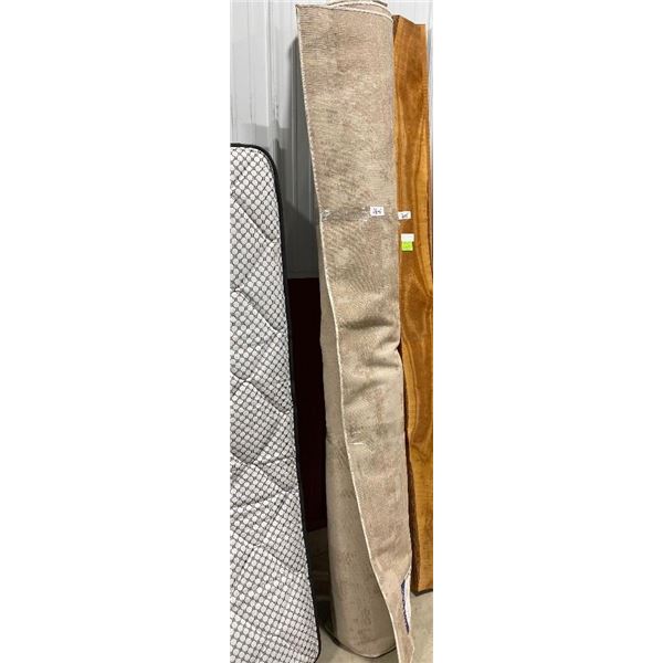 7FT 10IN X 10FT INDOOR AREA RUG - HAS COUPLE SMALL DIRT MARKS ON EDGING