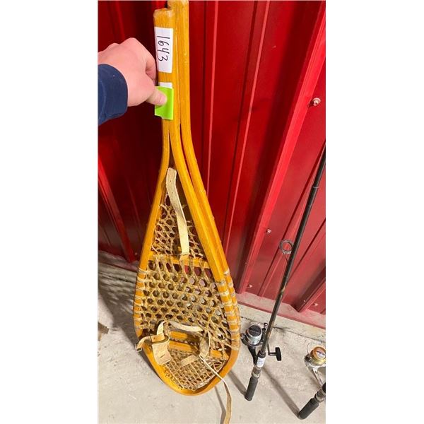 SET OF SNOW SHOES