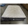 Image 2 : Sealy Queen Size Mattress