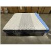 Image 2 : Sealy King Size Mattress