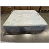 Image 2 : Sealy King Size Mattress