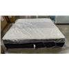 Image 2 : Sealy King Size Mattress