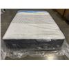 Image 2 : Sealy Queen Size Mattress