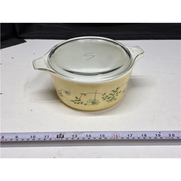 Pyrex Casserole Dish w/ Lid