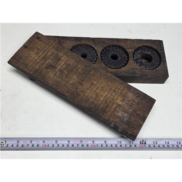 Antique Pipe Treading w/ Box