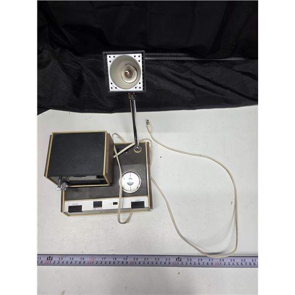 Vintage Solid State Wake-O-Matic AM/FM Clock