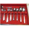 Image 4 : 52 Piece Flatware Set & Case