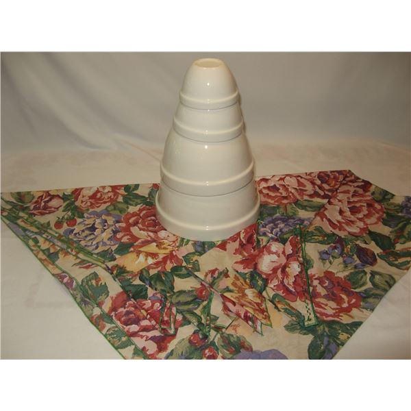 4 Piece Heavy Duty Porcelain Bowl Set w Vintage Table Cloth & Napkins
