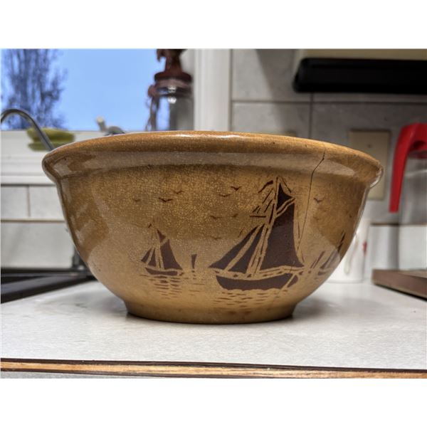 Medalta Bowl – Has Cracks