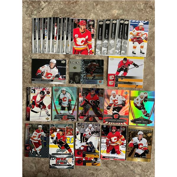 Calgary Flames. Lot of 30 different hockey cards from the 2000s. Most are 2020-23.