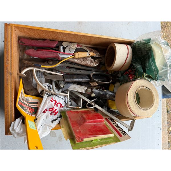 Tools & Hardware