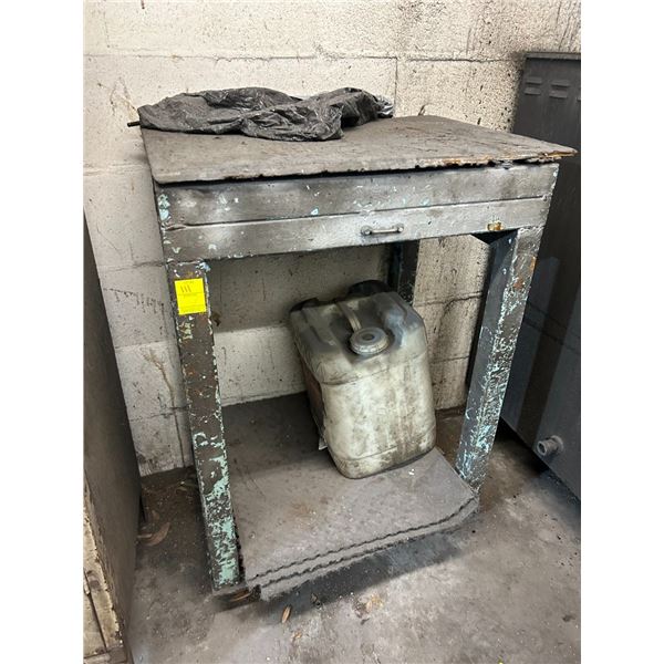 Small Rolling Equip Stand