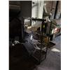 Image 1 : Cylinder Heads/Parts on Wire  4 Shelf Rack/Floor