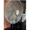 Image 1 : Patten Pedestal Fan