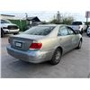 Image 3 : TOYT CAMRY 2005 SALV T/DONATION