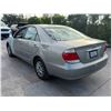 Image 4 : TOYT CAMRY 2005 SALV T/DONATION