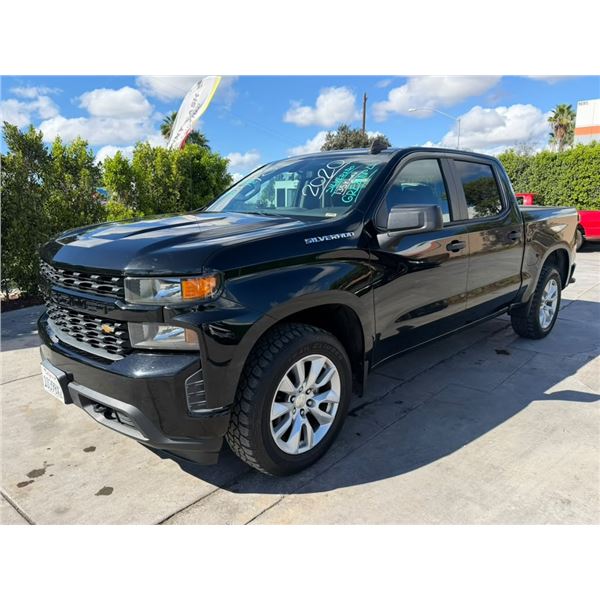 CHEV SILVERADO  2020 O/S TITLE 2 DAYS