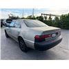 Image 3 : TOYT CAMRY 1999 SALV T/DONATION