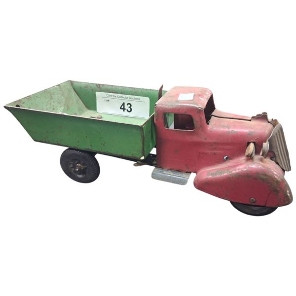 Vintage 1930s pressed steel Wyandotte truck 10"