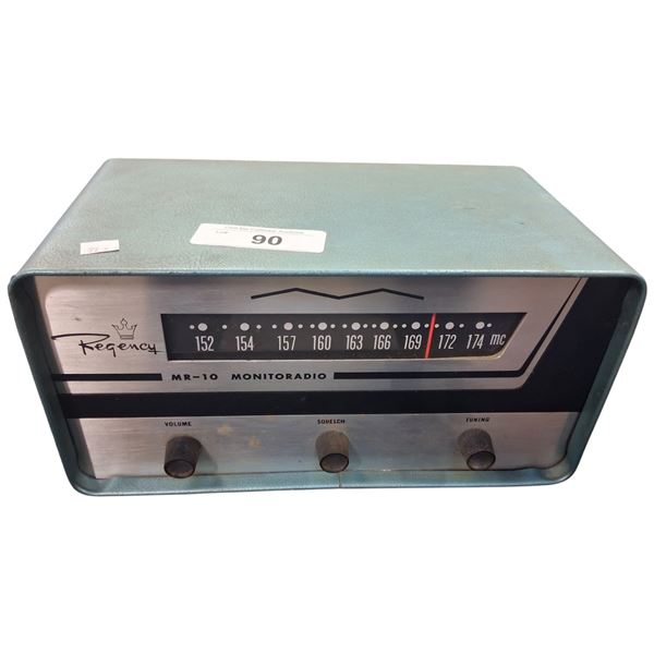 Vintage Regency radio, 12" long