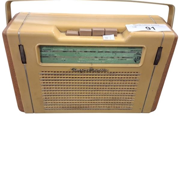 Vintage Rogers Majestic radio 11" long