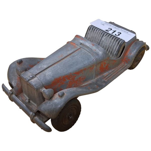 Vintage Hubley kiddie toy car, 9"