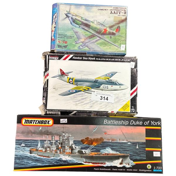 3 vintage model kits
