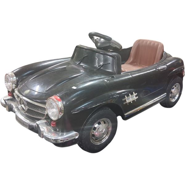 Mercedes Benz children's electric ride on car with remote control, 42"