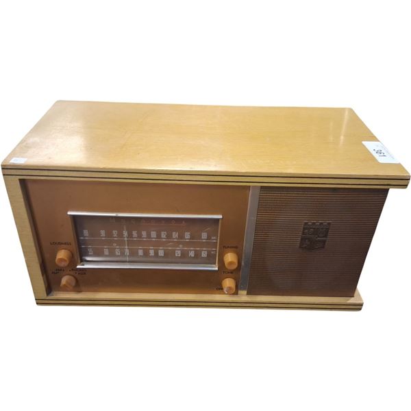 Vintage Magnovox wooden radio 19" wide
