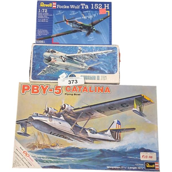 3 vintage model kits