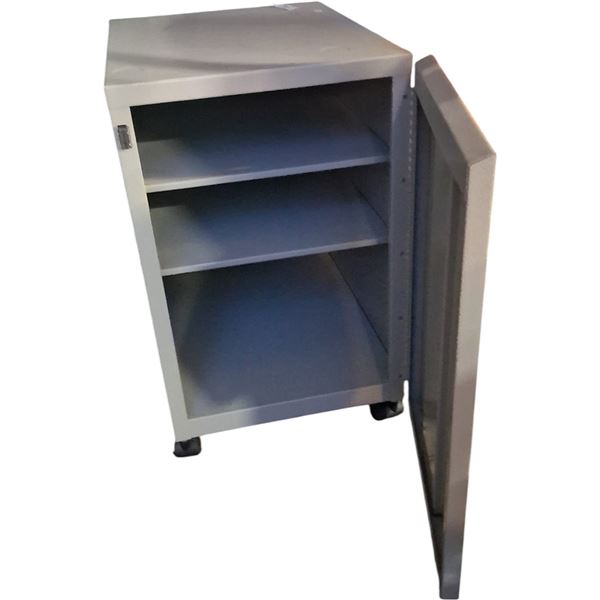 Metal tool cabinet 33.5"x22"x20"