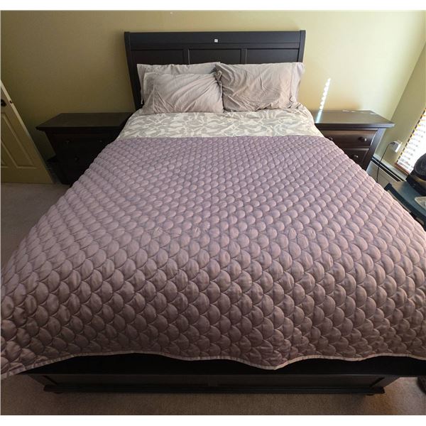Stearns & Foster Huntington Queen Pillowtop Bed Set with Frame. (Nightstands NOT INCLUDED).