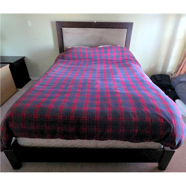 Serta Perfect Sleeper Gold 4000 Queen Mattress, Box Spring, Bed Frame, Pillows, Comforter