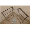 Image 4 : 4 Ocean-Themed Canvas Prints, 2 Metal Towel Racks, and Salter Glass Scale